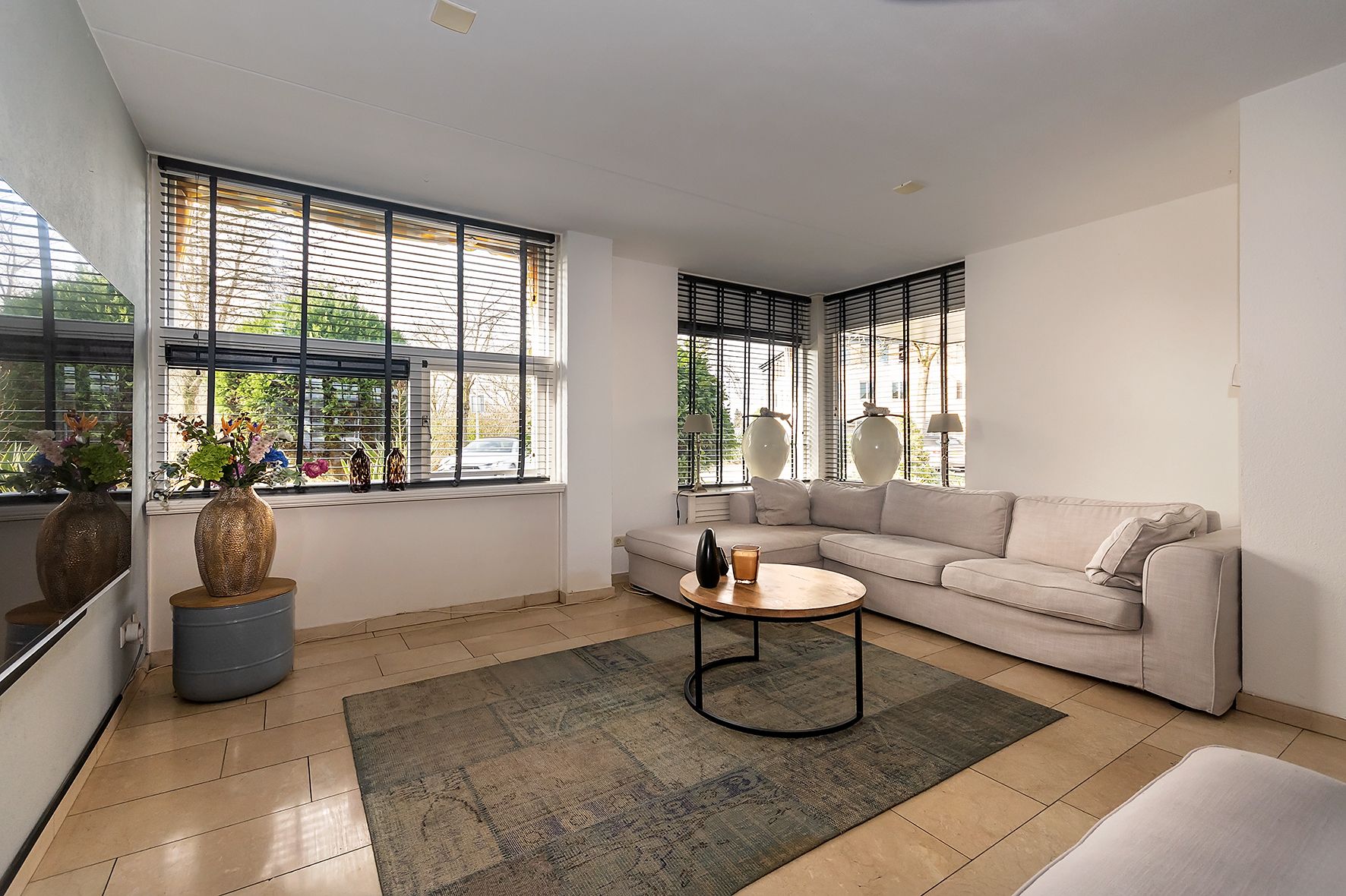 Foto 3 van Basalt 13