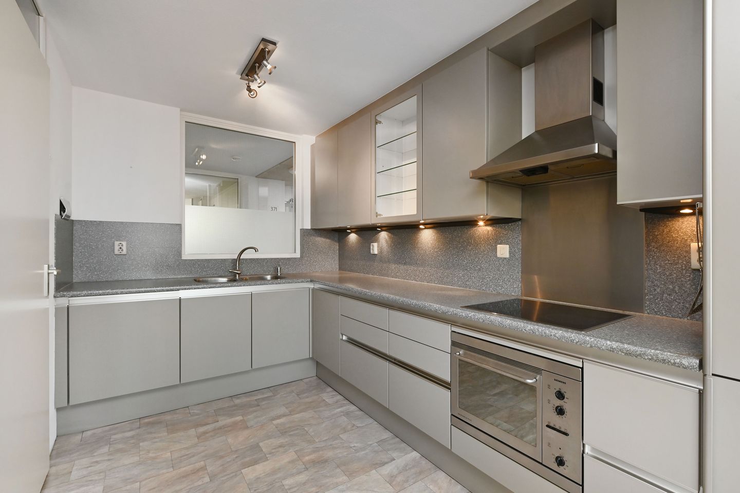 Foto 4 van Julianahof 372