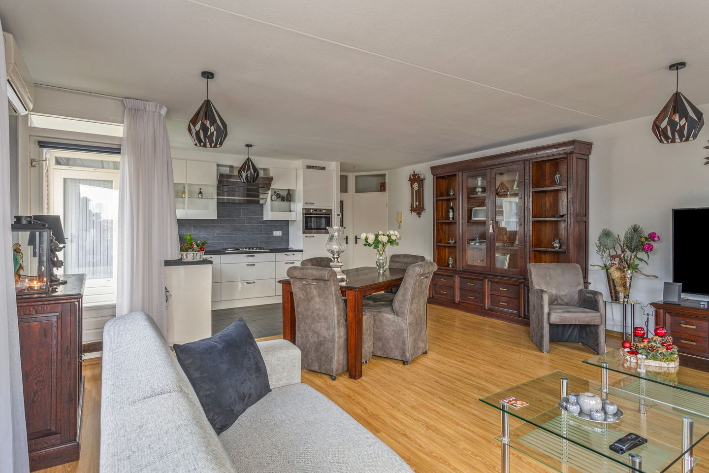 Foto 10 van Gasstraat 1