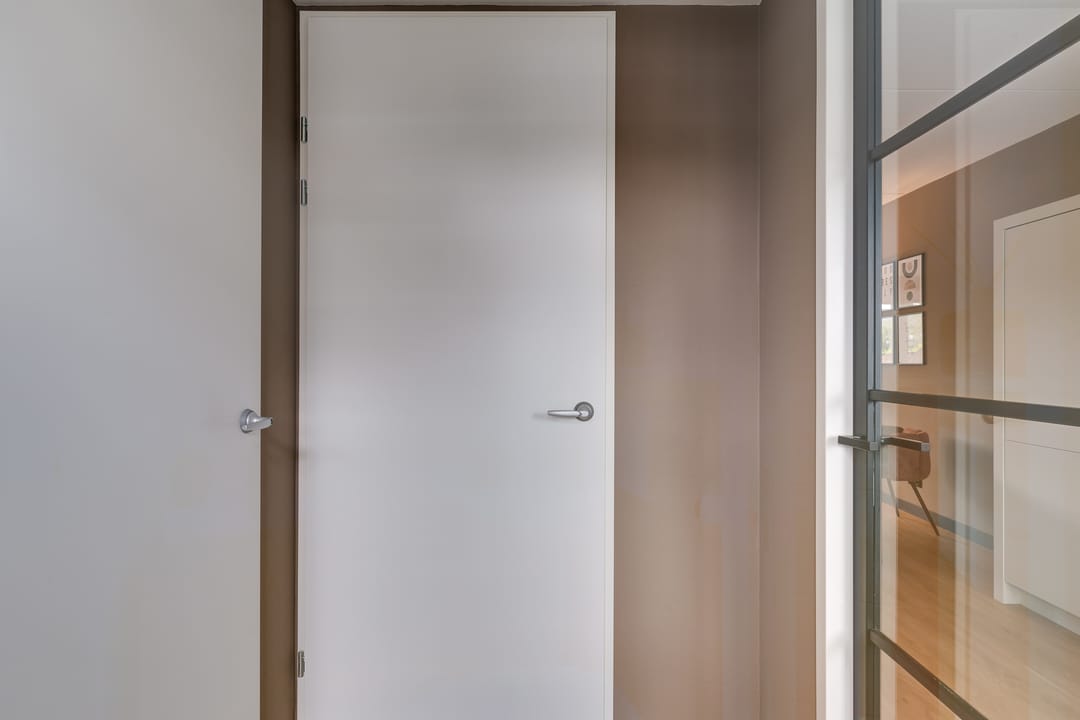 Foto 2 van Purperreiger 25