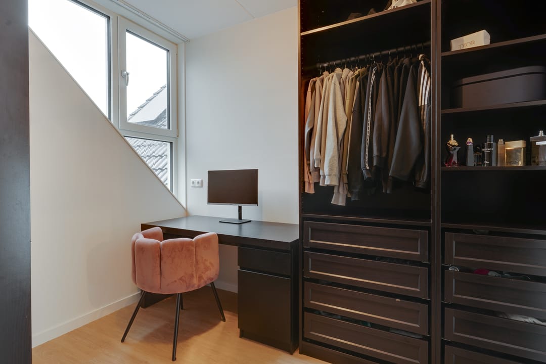 Foto 16 van Purperreiger 25