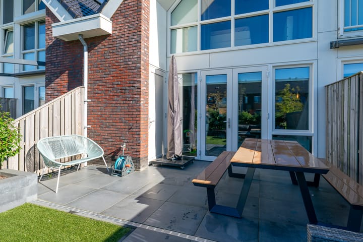 Foto 30 van Purperreiger 25