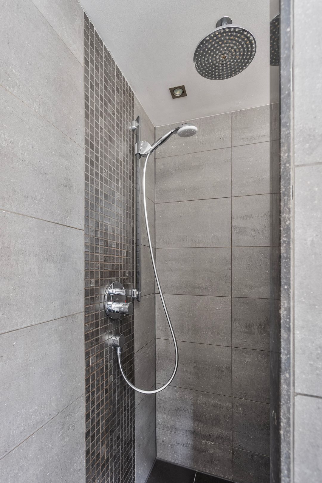 Foto 28 van Leenherenstraat 9