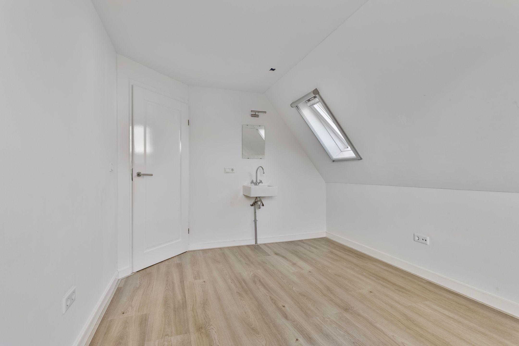 Foto 30 van Leenherenstraat 9