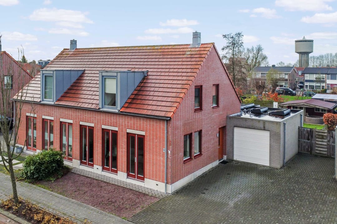 Photo 1 of Epo Sjuck fan Burmaniastrjitte 10