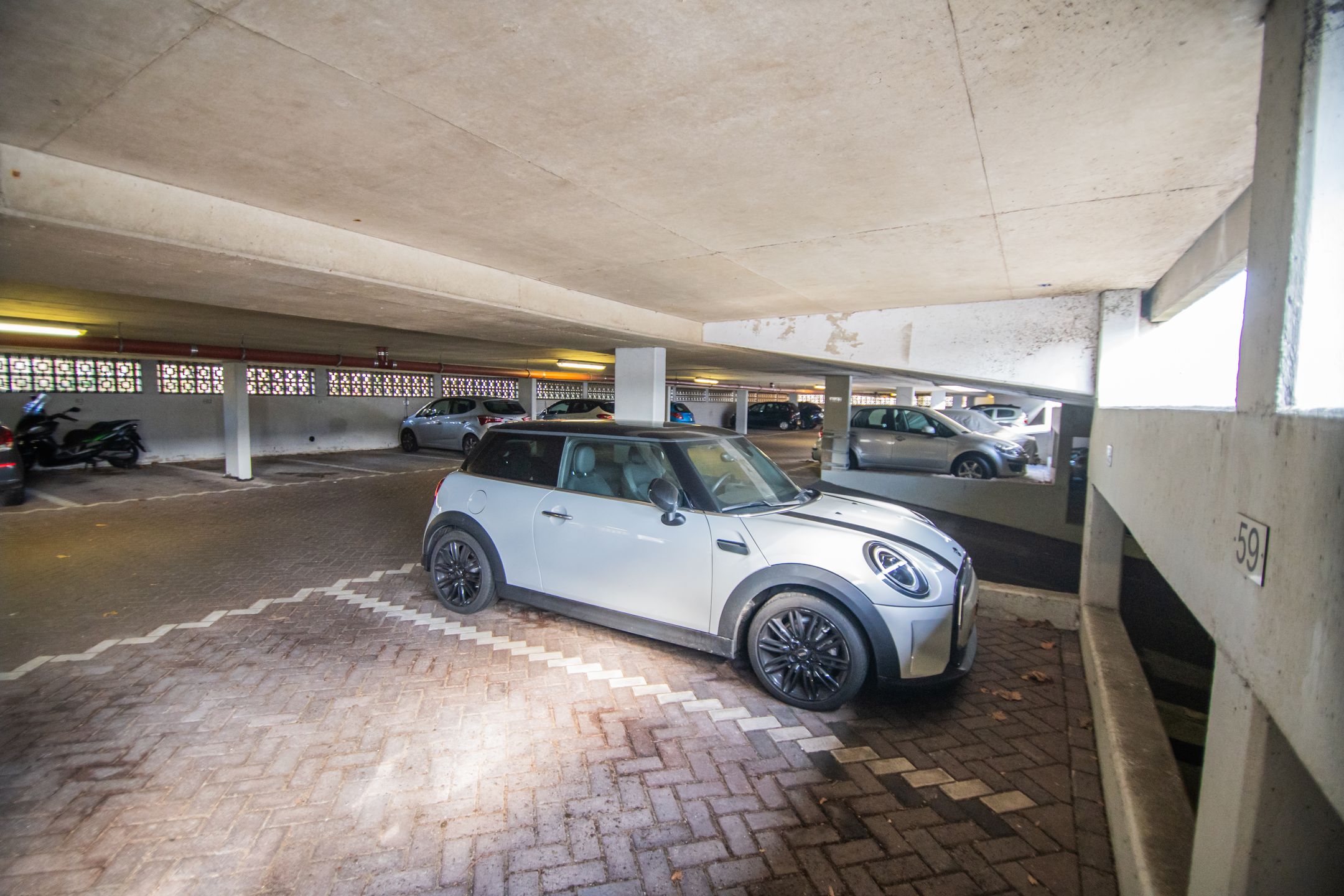 Foto 33 van Hammarskjöldlaan 235