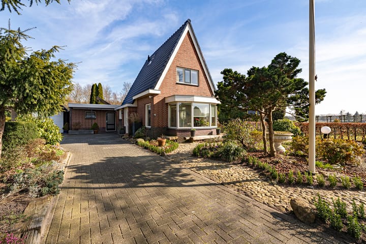 Foto 1 van Emmerhoutstraat 84