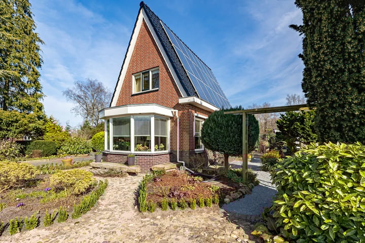 Foto 9 van Emmerhoutstraat 84