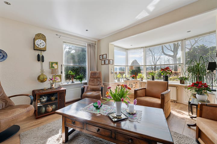 Foto 16 van Emmerhoutstraat 84