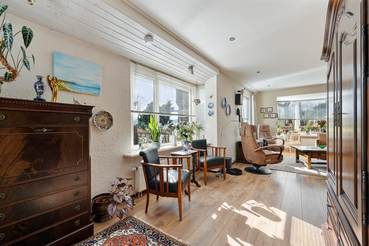 Foto 18 van Emmerhoutstraat 84