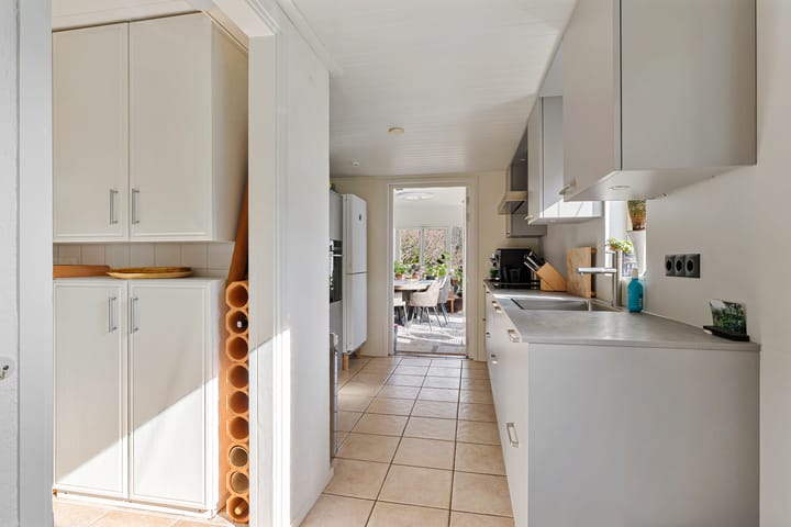 Foto 22 van Emmerhoutstraat 84