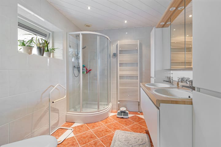 Foto 30 van Emmerhoutstraat 84