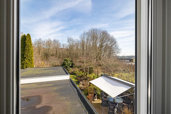 Foto 38 van Emmerhoutstraat 84