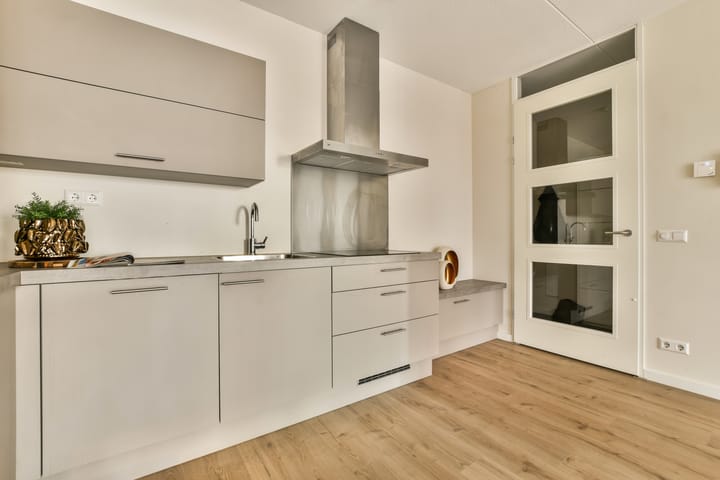 Photo 16 of Johan van der Keukenstraat 75-K