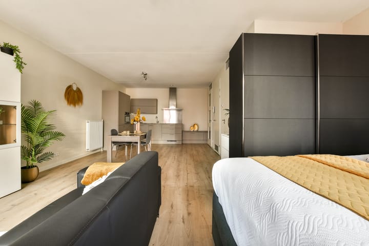 Photo 10 of Johan van der Keukenstraat 75-K