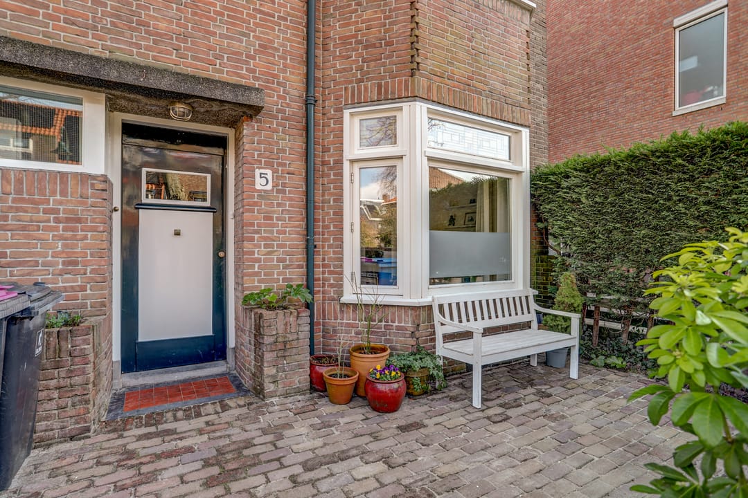 Photo 2 of Lusthofstraat 5