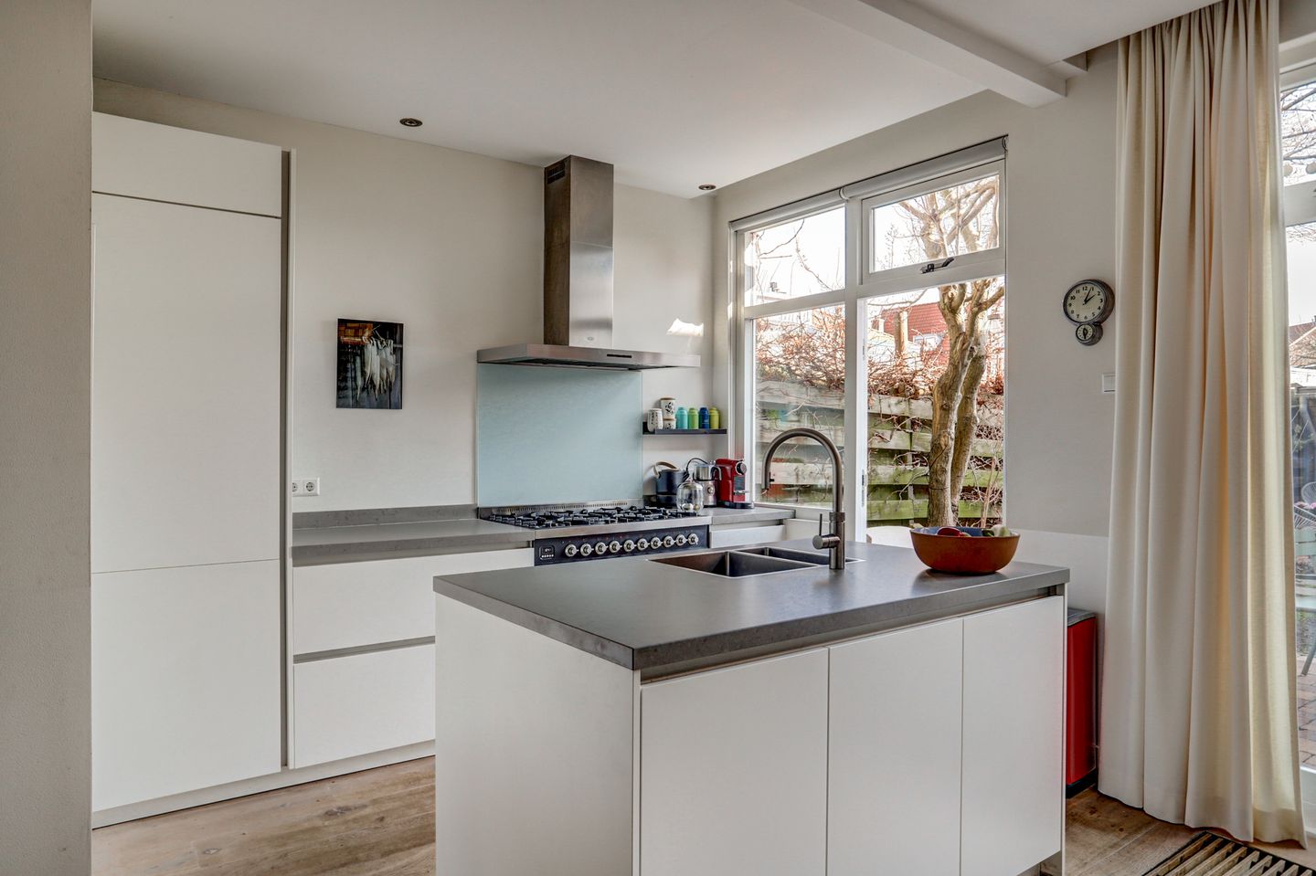 Photo 10 of Lusthofstraat 5