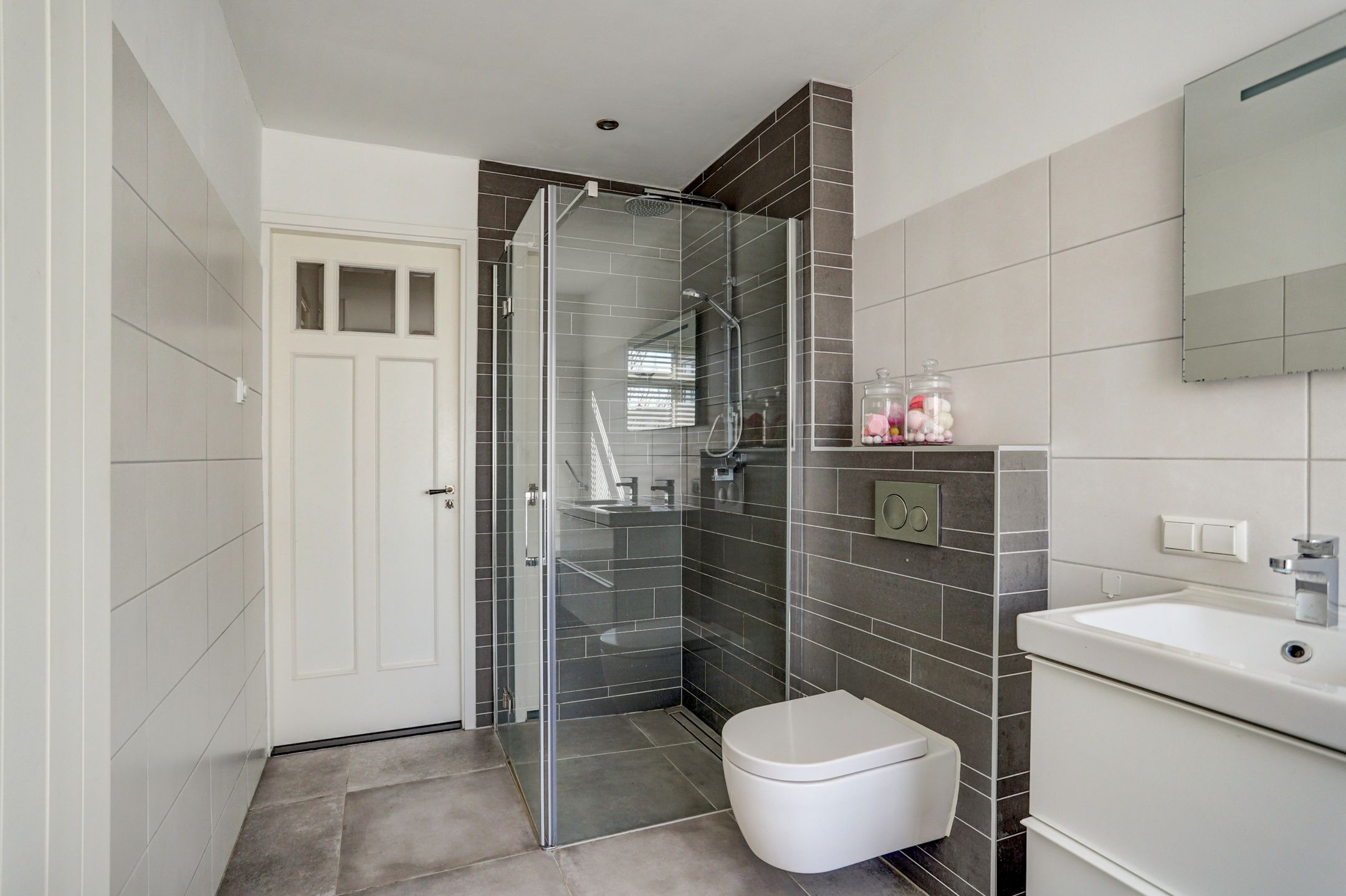 Photo 30 of Lusthofstraat 5