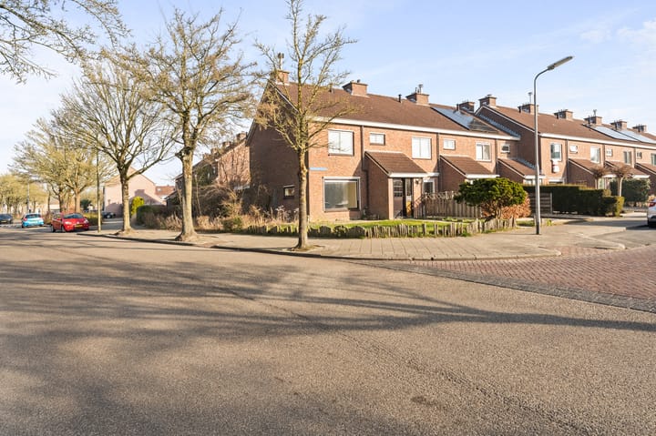 Foto 8 van Genemuidenstraat 1