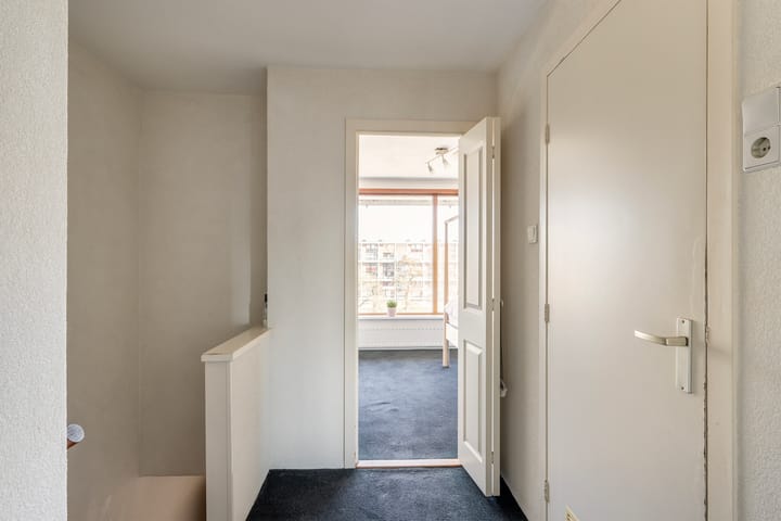 Foto 18 van van der Waalsstraat 129