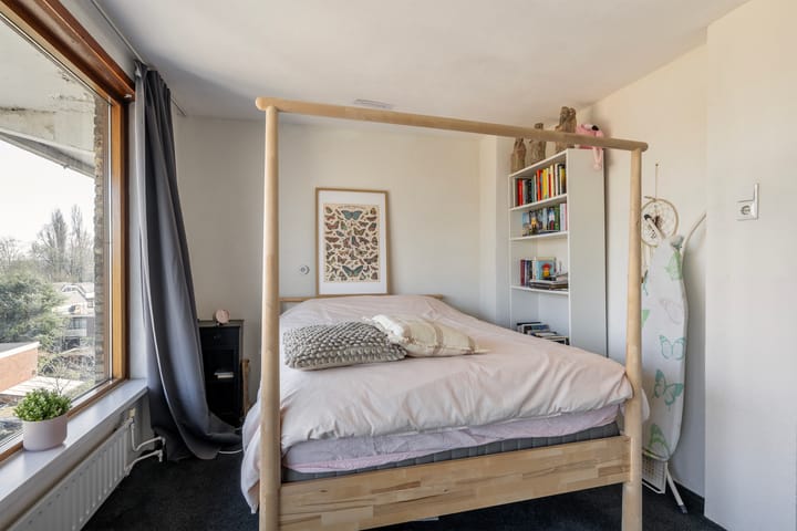 Foto 21 van van der Waalsstraat 129