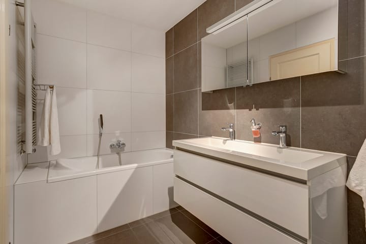 Foto 9 van Straatweg 216-C