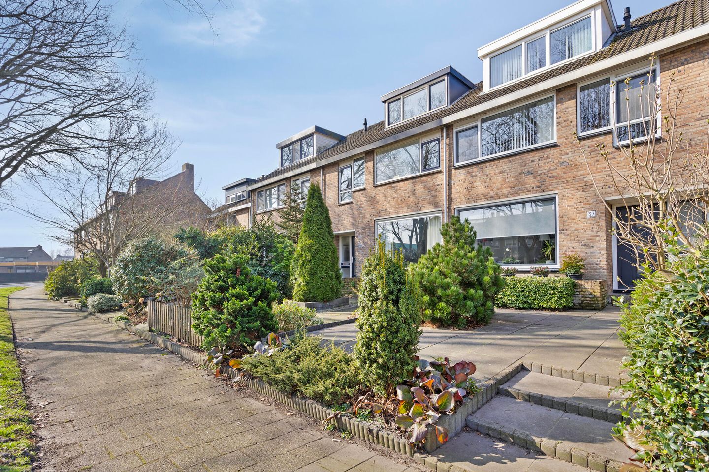 Photo 40 of Una-Corda 37