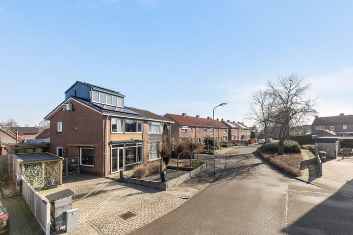 Foto 30 van Azaleastraat 19