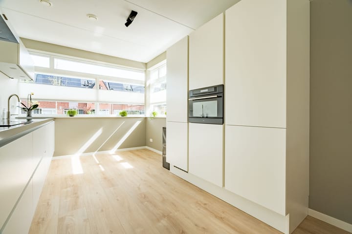 Foto 13 van Van de Weerdstraat 40