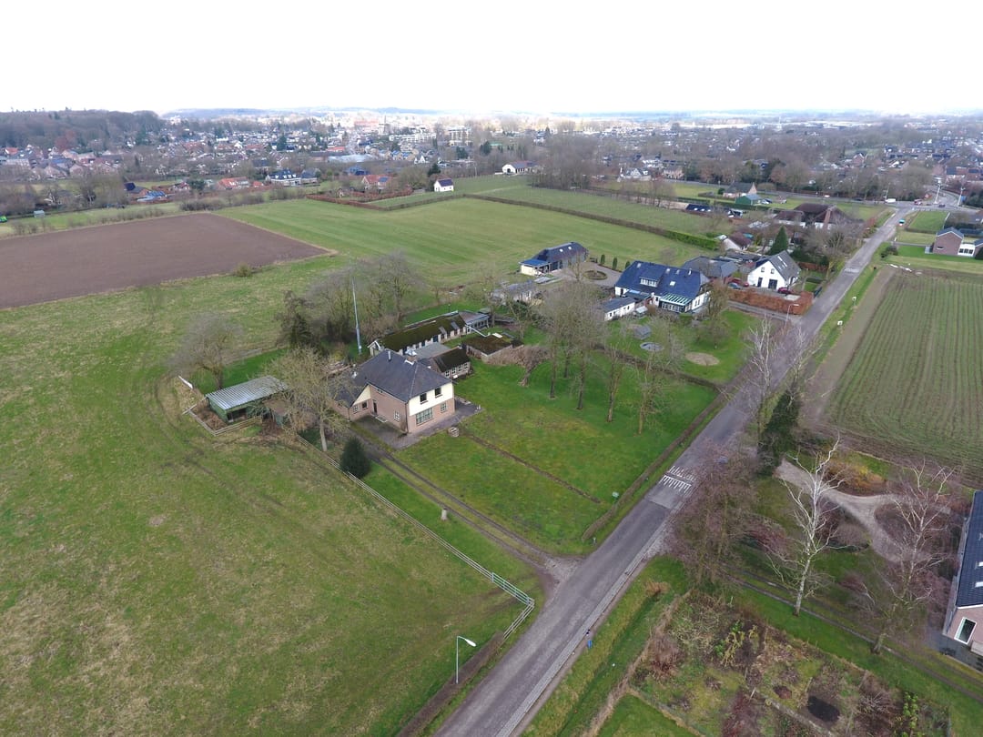 Foto 2 van 2e Colonjes 10