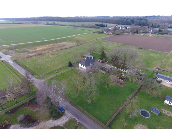 Foto 3 van 2e Colonjes 10