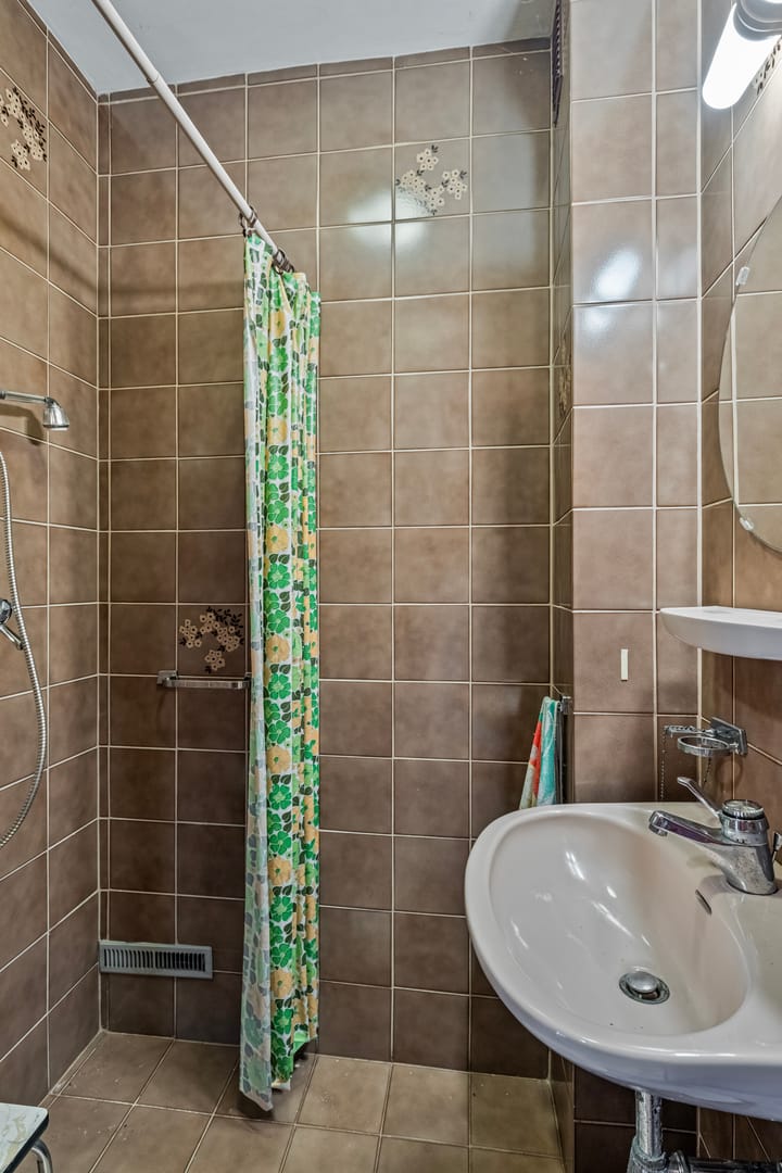 Foto 17 van 2e Colonjes 10