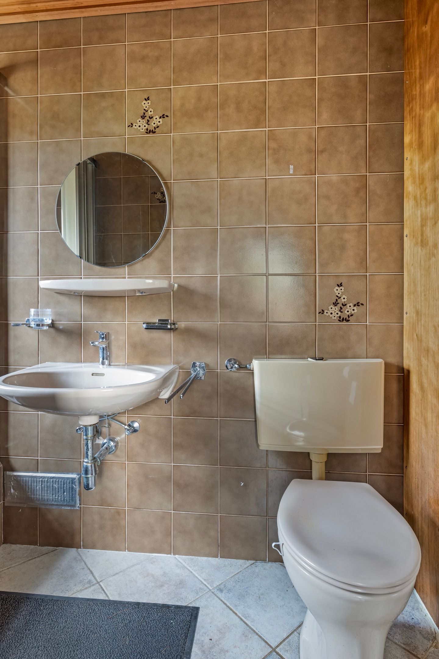 Foto 21 van 2e Colonjes 10