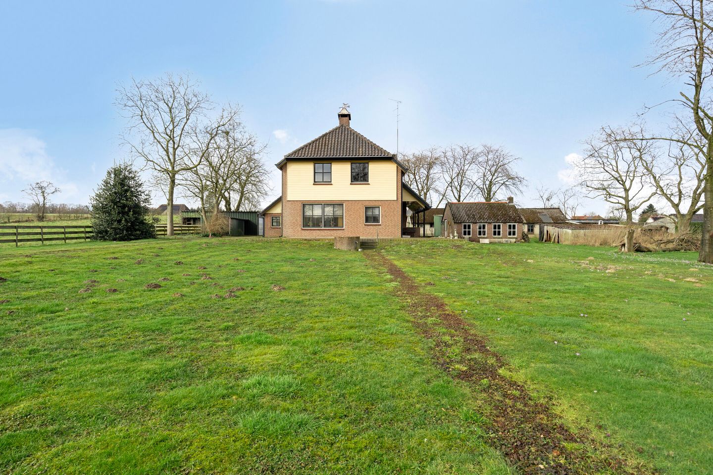 Foto 40 van 2e Colonjes 10