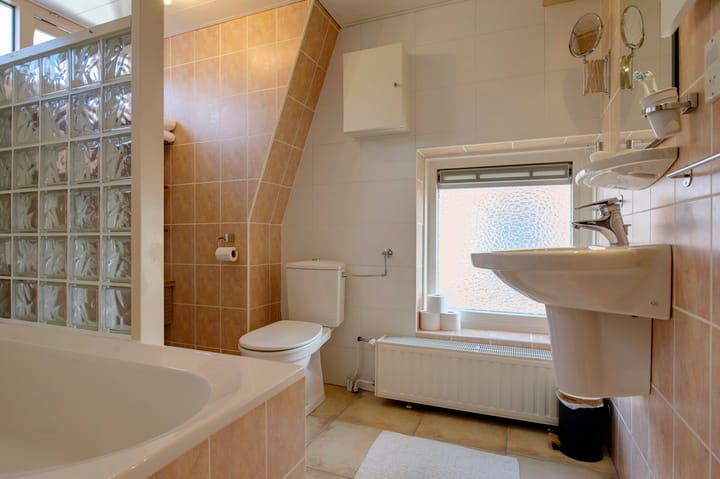 Foto 31 van Burgemeester Mr. H.J. Engelkens-laan 13