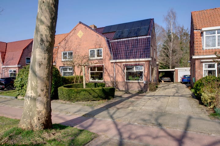 Foto 33 van Burgemeester Mr. H.J. Engelkens-laan 13