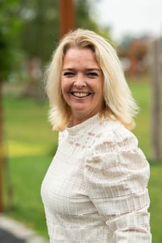 Angela Moes - Vastgoedadviseur