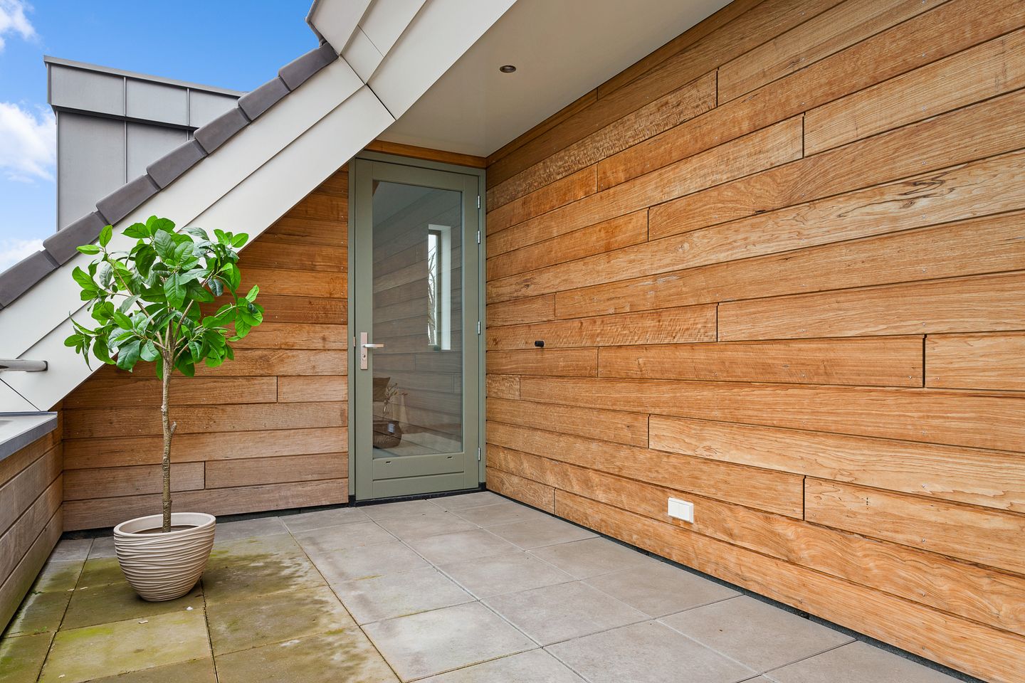 Foto 25 van Roermondseweg 17-G