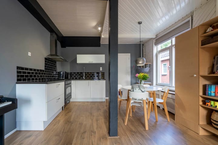 Foto 11 van Middenweg 48