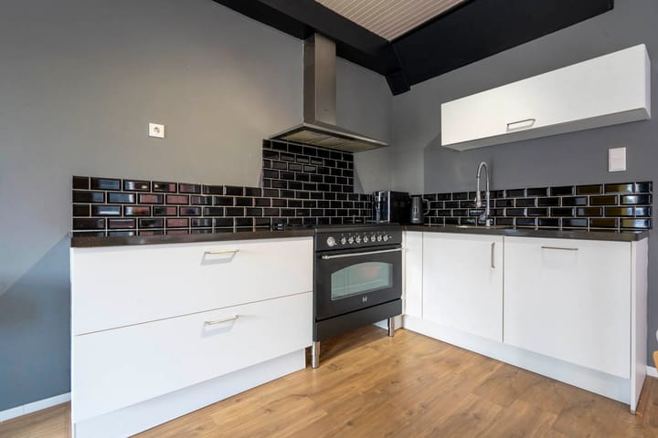 Foto 13 van Middenweg 48