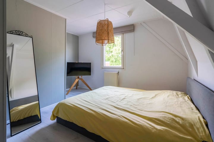 Foto 15 van Middenweg 48