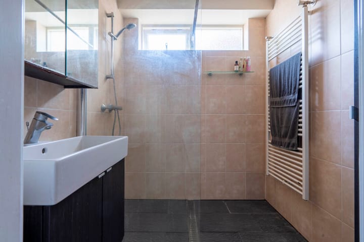 Foto 19 van Middenweg 48