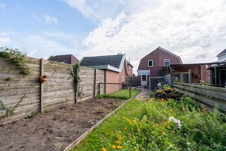 Foto 25 van Middenweg 48