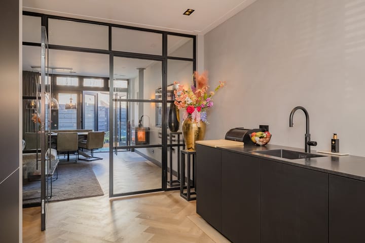 Foto 7 van Voltastraat 10