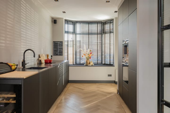 Foto 8 van Voltastraat 10