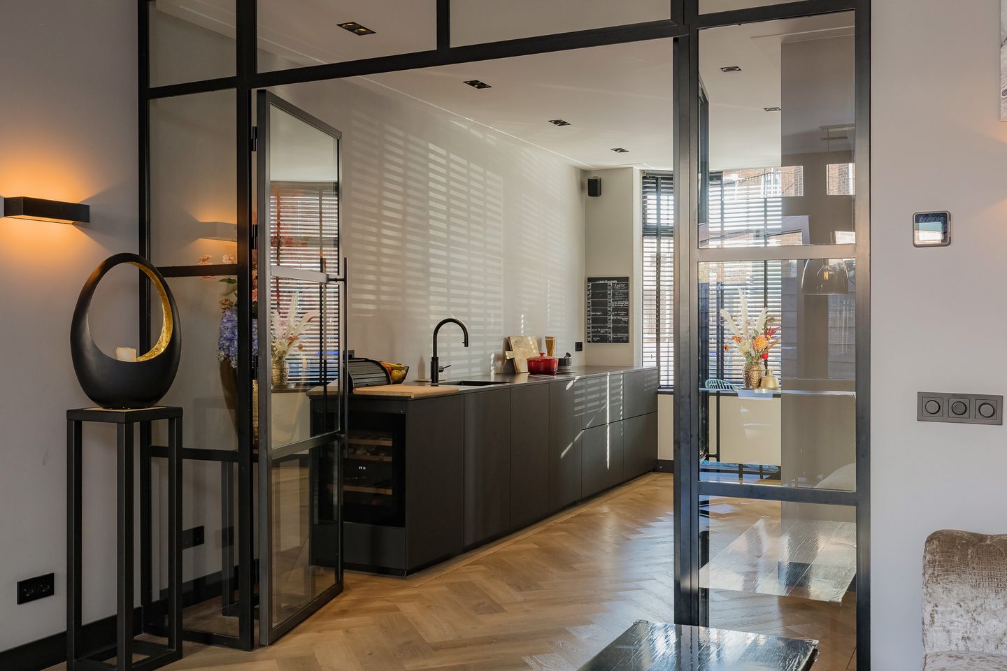 Foto 10 van Voltastraat 10