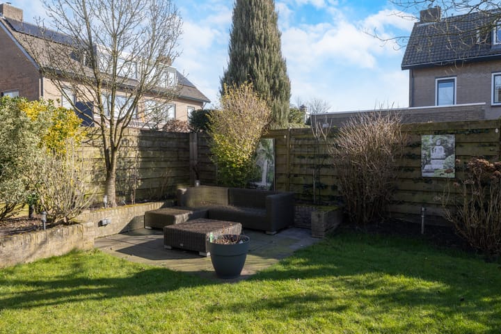 Photo 28 of Merlijnshof 12