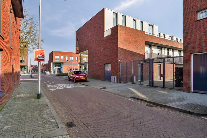 Photo 3 of Trompstraat 17-01