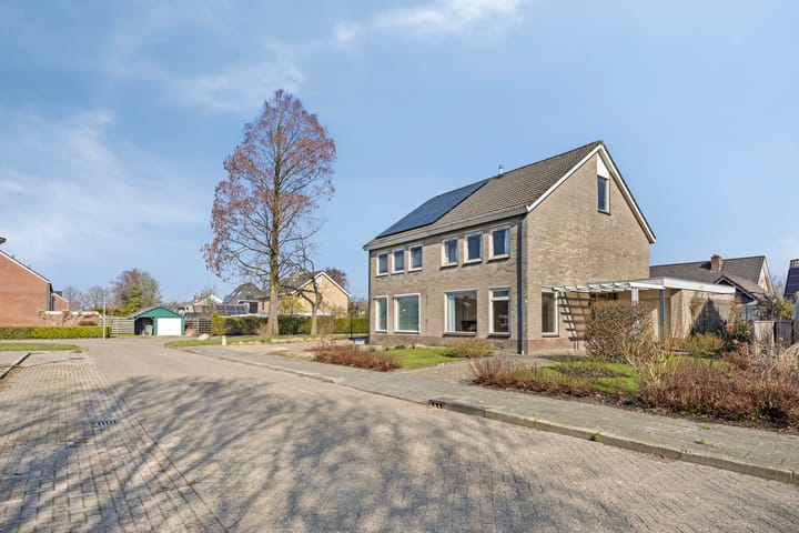 Photo 1 of Laweistraat 4