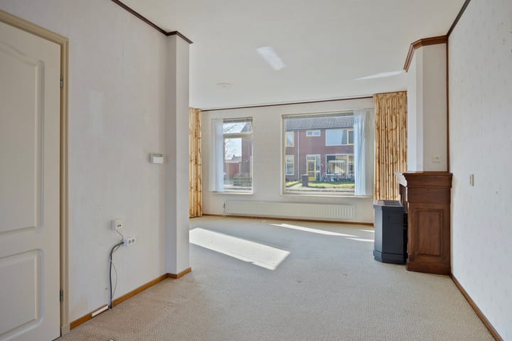 Photo 3 of Laweistraat 4